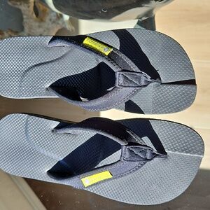 Healing Sole Flip Flop - NWOT Size 6